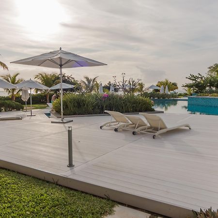 Cap Ouest: Luxury Beachfront Apartments Flic en Flac Luaran gambar