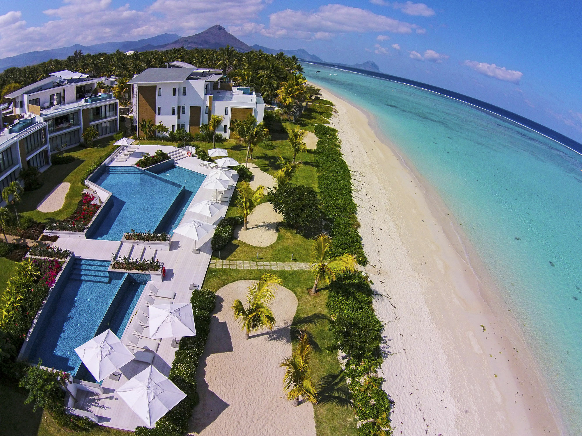 Cap Ouest: Luxury Beachfront Apartments Flic en Flac Luaran gambar